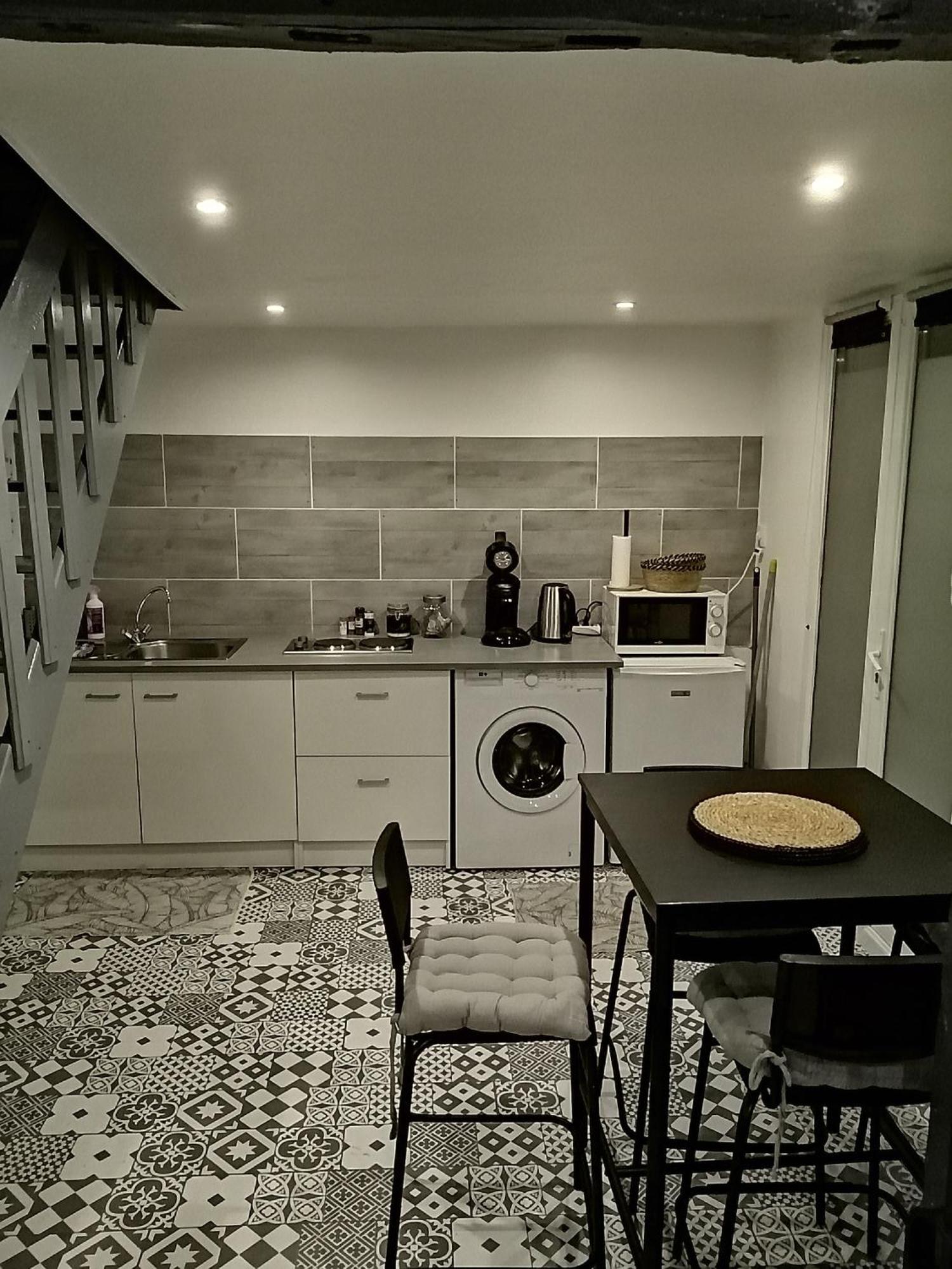 Maison Diana A 400 Metres A Pieds De L'Aeroport Tillé 외부 사진