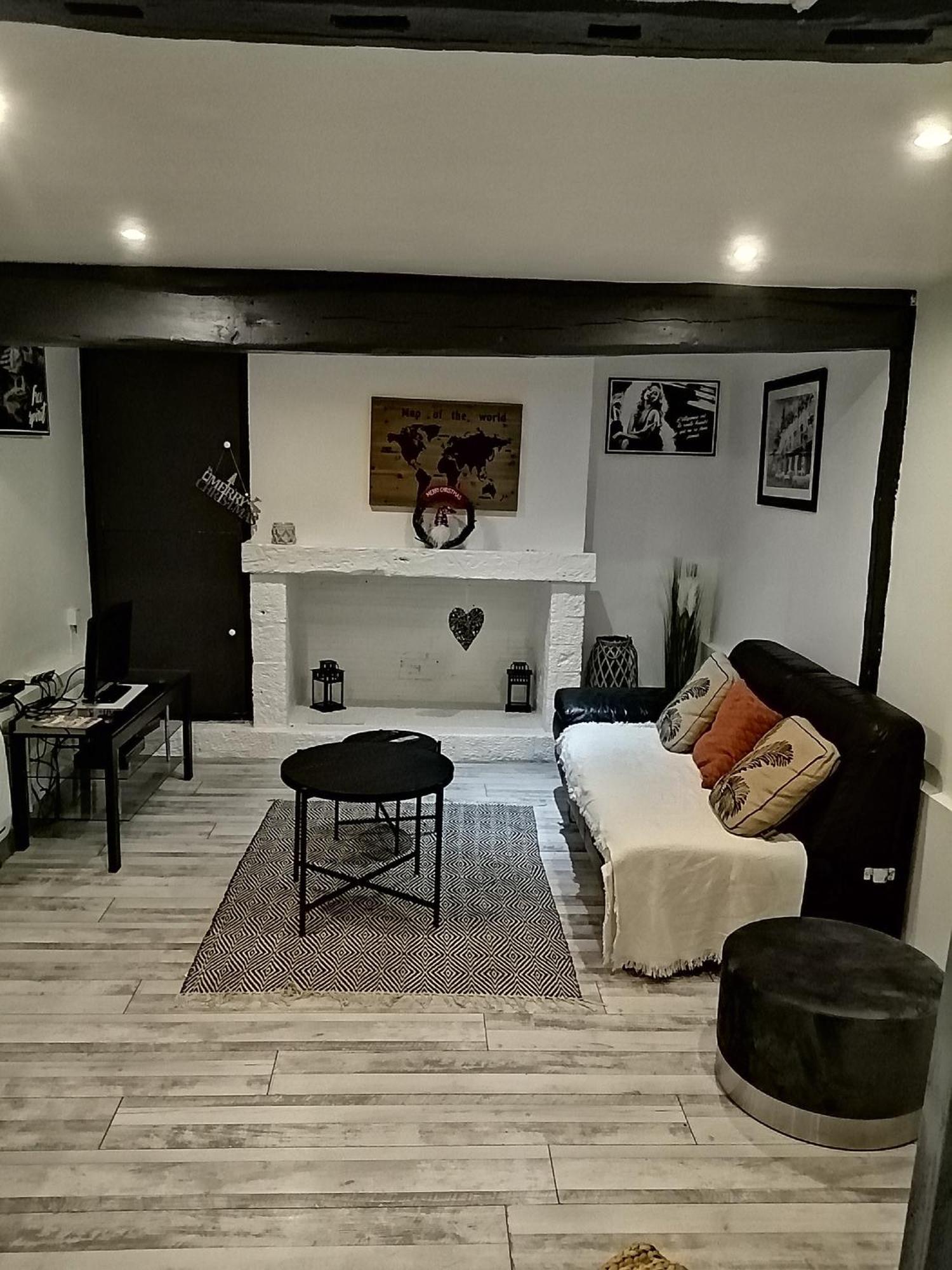 Maison Diana A 400 Metres A Pieds De L'Aeroport Tillé 외부 사진